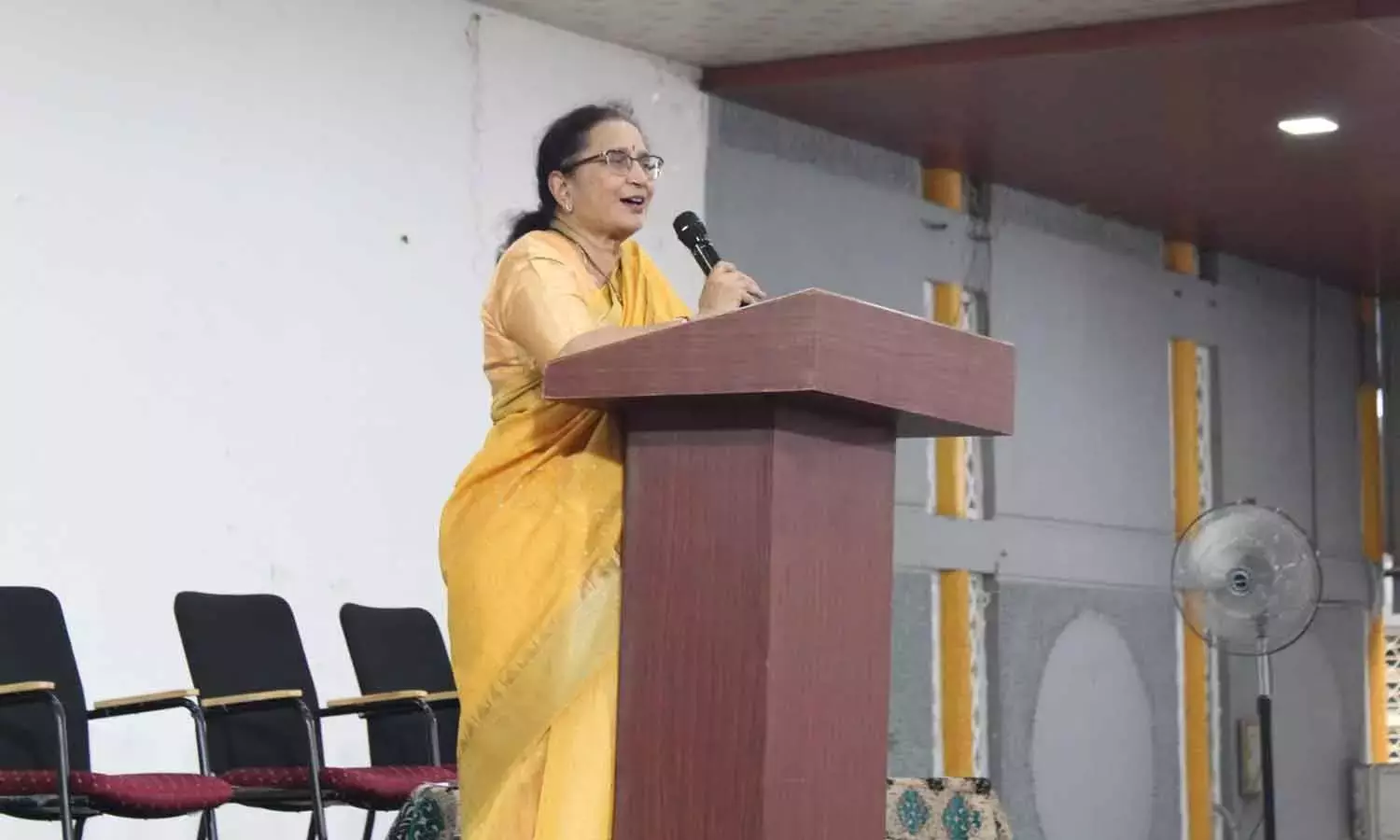 Andhra: छात्रों से नौकरी देने वाले बनने को कहा गया Andhra: छात्रों से नौकरी देने वाले बनने को कहा गया
