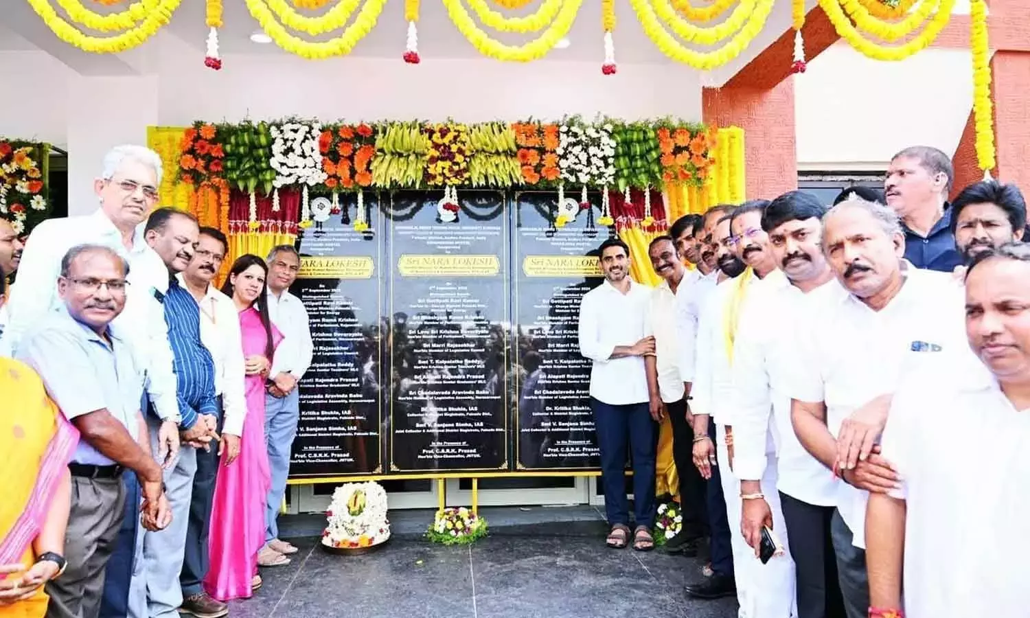 Andhra: लोकेश ने 3 हॉस्टल इमारतों का उद्घाटन किया