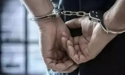 ओडिशा में ड्रग इंस्पेक्टर रिश्वत लेते गिरफ्तार 6 हजार की घूस मांगने का आरोप