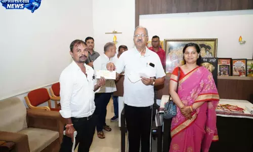 सांसद बृजमोहन अग्रवाल ने 140 हितग्राहियों को बांटे 21 लाख रुपये की सहायता राशि के चेक सांसद बृजमोहन अग्रवाल ने 140 हितग्राहियों को बांटे 21 लाख रुपये की सहायता राशि के चेक