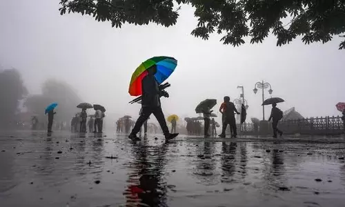 Shimla: हिमाचल में बारिश का कहर, 110 सड़कें बंद, येलो अलर्ट बरकरार Shimla: हिमाचल में बारिश का कहर, 110 सड़कें बंद, येलो अलर्ट बरकरार