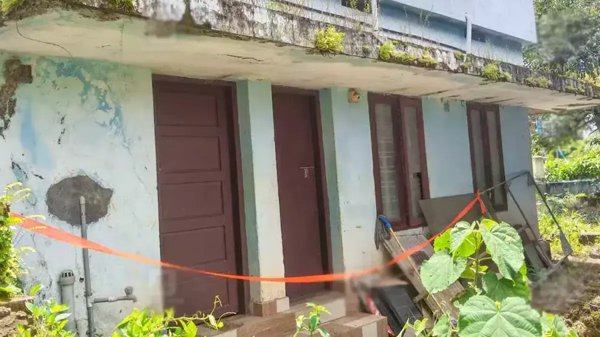 तिरुवनंतपुरम की 36 वर्षीय महिला अंगमाली में मृत पाई गई तिरुवनंतपुरम की 36 वर्षीय महिला अंगमाली में मृत पाई गई