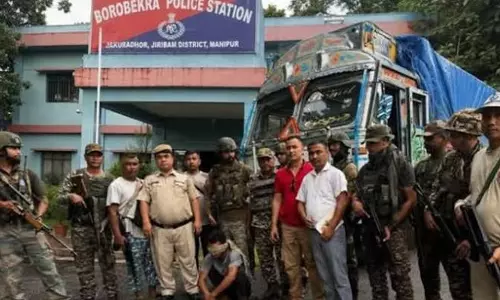 मणिपुर सुरक्षा बलों की कार्रवाई: करोड़ों की ड्रग्स पकड़ी गई मणिपुर सुरक्षा बलों की कार्रवाई: करोड़ों की ड्रग्स पकड़ी गई
