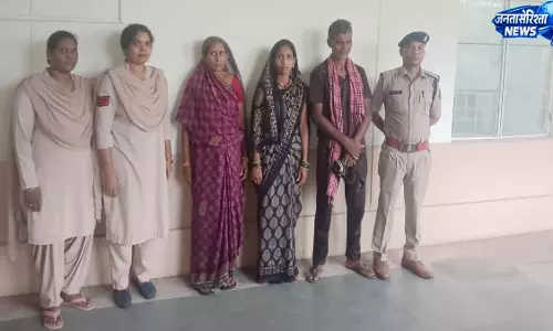 सास को आत्महत्या के लिए उकसाने का आरोप, बहू समेत 3 गिरफ्तार सास को आत्महत्या के लिए उकसाने का आरोप, बहू समेत 3 गिरफ्तार