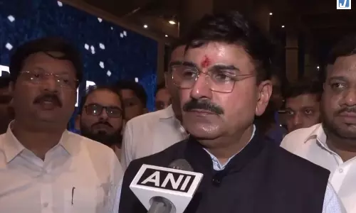 नेपाल से लौटे 54 भारतीय नागरिक मुंबई पहुंचे सुरक्षित वापसी पर खुशी नेपाल से लौटे 54 भारतीय नागरिक मुंबई पहुंचे सुरक्षित वापसी पर खुशी