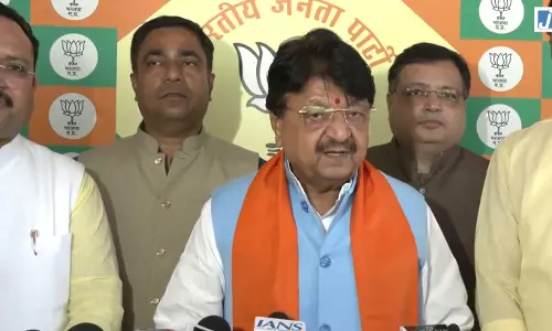 राम मंदिर मुद्दे पर अखिलेश यादव को कैलाश विजयवर्गीय का करारा जवाब राम मंदिर मुद्दे पर अखिलेश यादव को कैलाश विजयवर्गीय का करारा जवाब