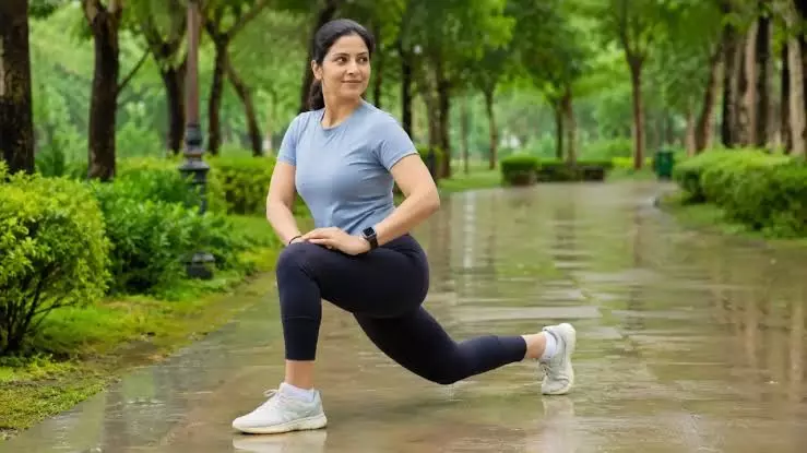 मानसून में एक्सरसाइज के दौरान बढ़ जाता है चोट का खतरा ऐसे रहें सुरक्षित मानसून में एक्सरसाइज के दौरान बढ़ जाता है चोट का खतरा ऐसे रहें सुरक्षित