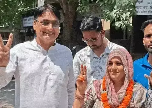 Sikar: सीकर नगर परिषद में कांग्रेस का खाता खुला, माया देवी निर्विरोध निर्वाचित Sikar: सीकर नगर परिषद में कांग्रेस का खाता खुला, माया देवी निर्विरोध निर्वाचित