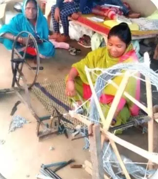 बिहार: रेशमी धागों से संवारी तकदीर, भागलपुर की बीबी शबनम बनीं सफल बुनकर दीदी बिहार: रेशमी धागों से संवारी तकदीर, भागलपुर की बीबी शबनम बनीं सफल बुनकर दीदी