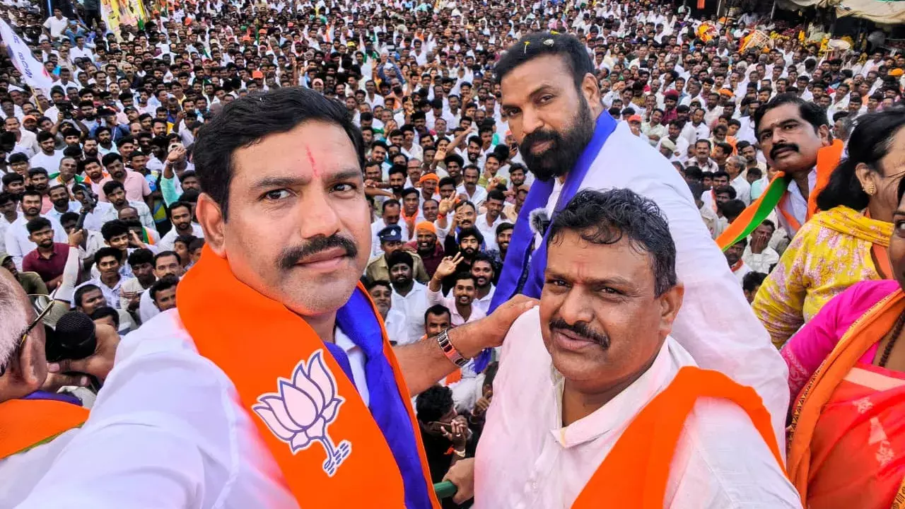 विजयेंद्र का बड़ा दावा: कर्नाटक में कांग्रेस की विदाई तय, बनेगी NDA सरकार विजयेंद्र का बड़ा दावा: कर्नाटक में कांग्रेस की विदाई तय, बनेगी NDA सरकार