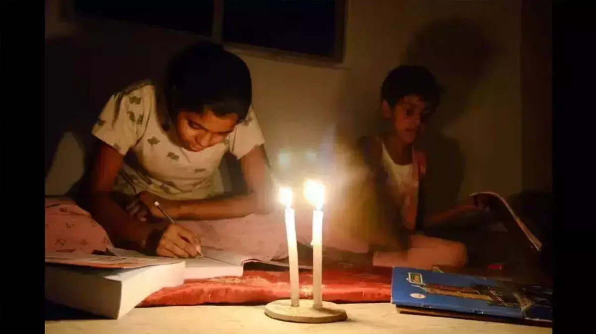 बिजली कटौती का अलर्ट: शाम 7 बजे से आधी रात तक असर बिजली कटौती का अलर्ट: शाम 7 बजे से आधी रात तक असर