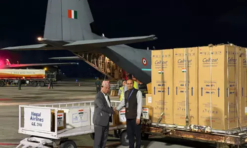 भारत की ओर से नेपाल को मदद जारी, दो सी-130 जे विमान 21.5 टन राहत सामग्री लेकर काठमांडू उतरे भारत की ओर से नेपाल को मदद जारी, दो सी-130 जे विमान 21.5 टन राहत सामग्री लेकर काठमांडू उतरे