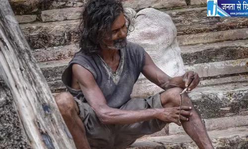 जिले में भीख मांगने पर पूरी तरह रोक, सूचना देने वाले को मिलेगा 1000 रुपये इनाम जिले में भीख मांगने पर पूरी तरह रोक, सूचना देने वाले को मिलेगा 1000 रुपये इनाम