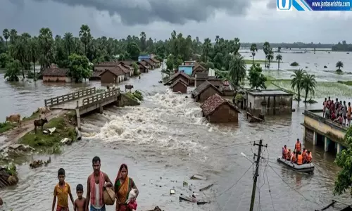 ओडिशा में बाढ़ का कहर स्लूइस गेट टूटने से तीन पंचायतों में घुसा पानी