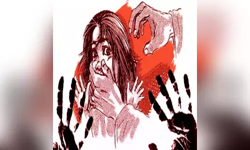 स्कूल बस में साढ़े तीन साल की मासूम से दरिंदगी, आरोपी ड्राइवर गिरफ्तार स्कूल बस में साढ़े तीन साल की मासूम से दरिंदगी, आरोपी ड्राइवर गिरफ्तार