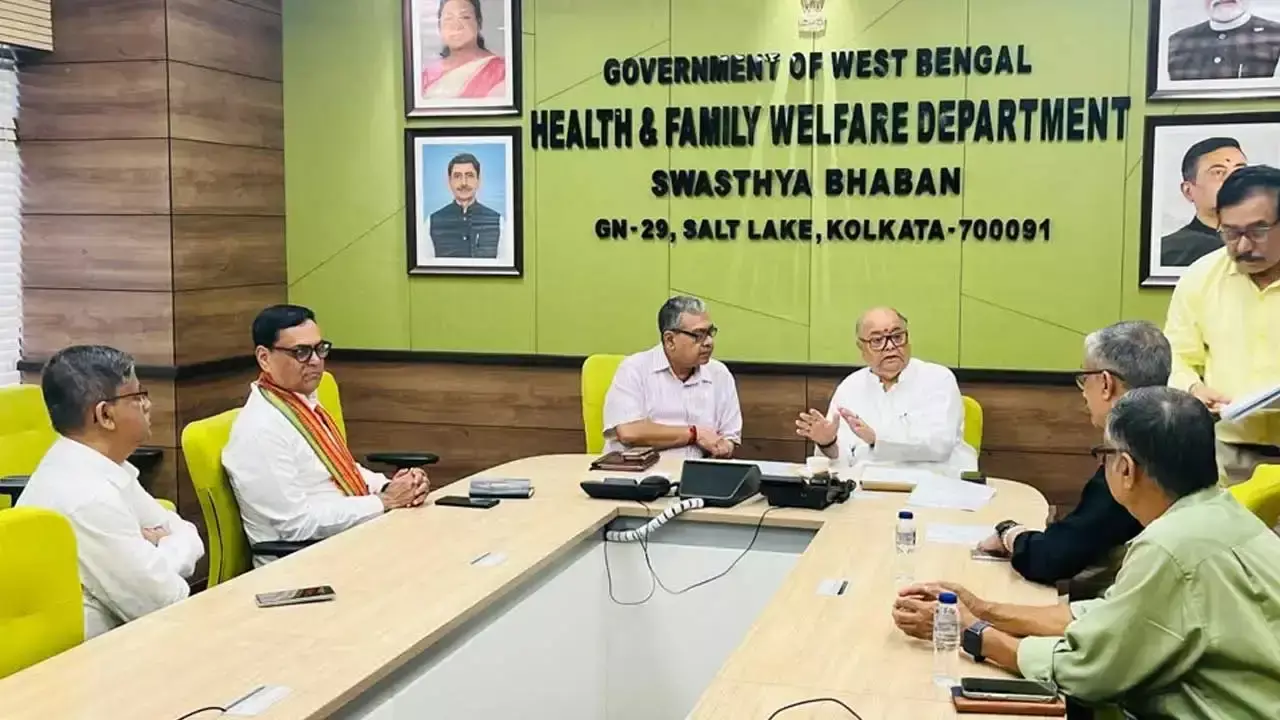 Kolkata: आरजी कर मामले में स्वास्थ्य विभाग की जांच समिति की पहली बैठक आयोजित Kolkata: आरजी कर मामले में स्वास्थ्य विभाग की जांच समिति की पहली बैठक आयोजित