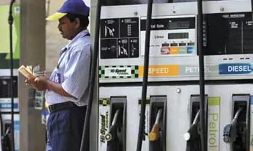 ONGC अधिकारी का कहना है कि पेट्रोलियम और ऊर्जा क्षेत्र तेज़ी से विकसित हो रहे हैं ONGC अधिकारी का कहना है कि पेट्रोलियम और ऊर्जा क्षेत्र तेज़ी से विकसित हो रहे हैं