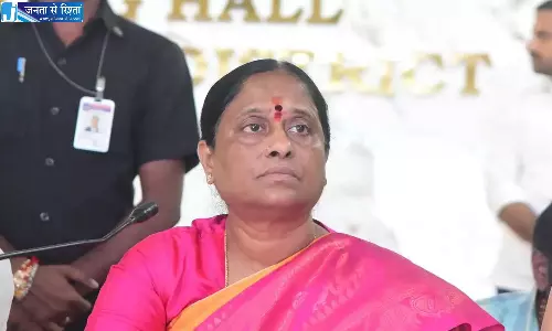 Telangana: कोंडा सुरेखा तेलंगाना कैबिनेट से हटाई जाने वाली तीसरी मंत्री हैं Telangana: कोंडा सुरेखा तेलंगाना कैबिनेट से हटाई जाने वाली तीसरी मंत्री हैं