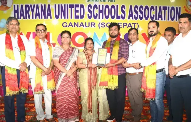 Sonipat: गन्नौर में 62 शिक्षकों को मिला सम्मान, विधायक ने किया अभिनंदन