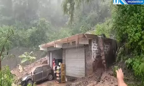 5 सेकंड की देरी और चली जाती जान हिमाचल बारिश का खौफनाक वीडियो