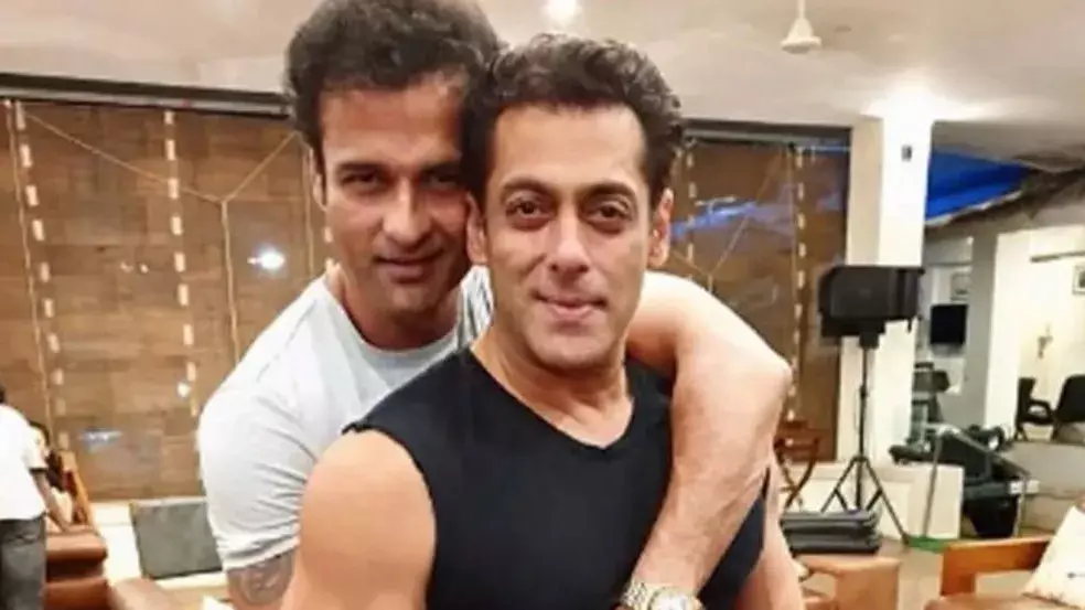 सलमान खान को रोहित रॉय ने लगाया गले, बताया क्यों मिला यह खास मौका सलमान खान को रोहित रॉय ने लगाया गले, बताया क्यों मिला यह खास मौका