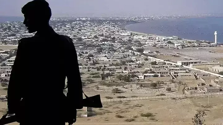 BLA का बड़ा दावा: बलूचिस्तान में 25 पाकिस्तानी सैनिक ढेर BLA का बड़ा दावा: बलूचिस्तान में 25 पाकिस्तानी सैनिक ढेर