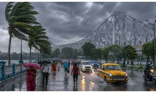 Kolkata: पश्चिम बंगाल में आज बारिश की संभावना, उत्तर बंगाल में मौसम विभाग का अलर्ट Kolkata: पश्चिम बंगाल में आज बारिश की संभावना, उत्तर बंगाल में मौसम विभाग का अलर्ट
