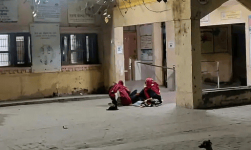 Faridabad: महिला के गेट पर प्रसव का मामला, स्वास्थ्य विभाग ने गठित की कमेटी Faridabad: महिला के गेट पर प्रसव का मामला, स्वास्थ्य विभाग ने गठित की कमेटी