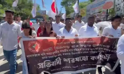 महंगाई पर AASU का धावा: डिब्रूगढ़ में मंत्री की निकाली  शव यात्रा