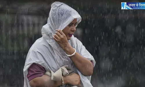 दिल्ली में भारी बारिश से जनजीवन प्रभावित, मौसम विभाग का रेड अलर्ट