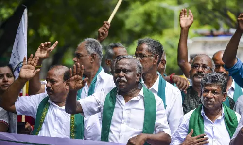 Tamil Nadu: किसानों ने मेकेदातु बांध के खिलाफ़ 5 दिन के राज्यव्यापी विरोध-प्रदर्शन का ऐलान किया