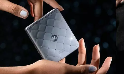 Motorola Razr Swarovski Edition: 35 क्रिस्टल से सजा नया लग्जरी फोन
