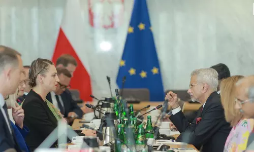 EU संबंधों के बीच भारत पोलैंड साझेदारी को लेकर हुई अहम बातचीत EU संबंधों के बीच भारत पोलैंड साझेदारी को लेकर हुई अहम बातचीत