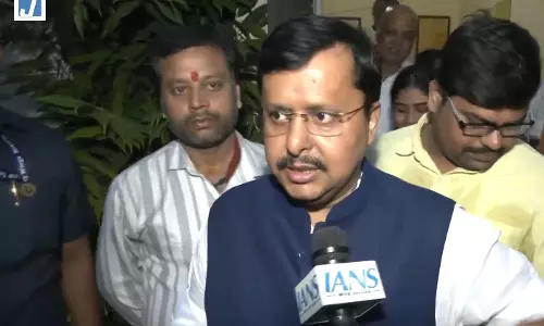 नितिन नबीन ने साहित्यकार सत्यनारायण को बताया बिहार की गौरवशाली विरासत नितिन नबीन ने साहित्यकार सत्यनारायण को बताया बिहार की गौरवशाली विरासत