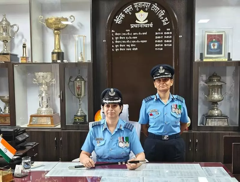 ग्रुप कैप्टन प्रीति चोपड़ा ने सैनिक स्कूल की प्रिंसिपल का पदभार संभाला ग्रुप कैप्टन प्रीति चोपड़ा ने सैनिक स्कूल की प्रिंसिपल का पदभार संभाला