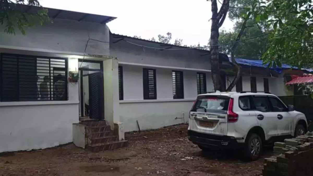 Jabalpur: जबलपुर में EOW की कार्रवाई, लोक निर्माण विभाग के कार्यपालन यंत्री निशाने पर Jabalpur: जबलपुर में EOW की कार्रवाई, लोक निर्माण विभाग के कार्यपालन यंत्री निशाने पर
