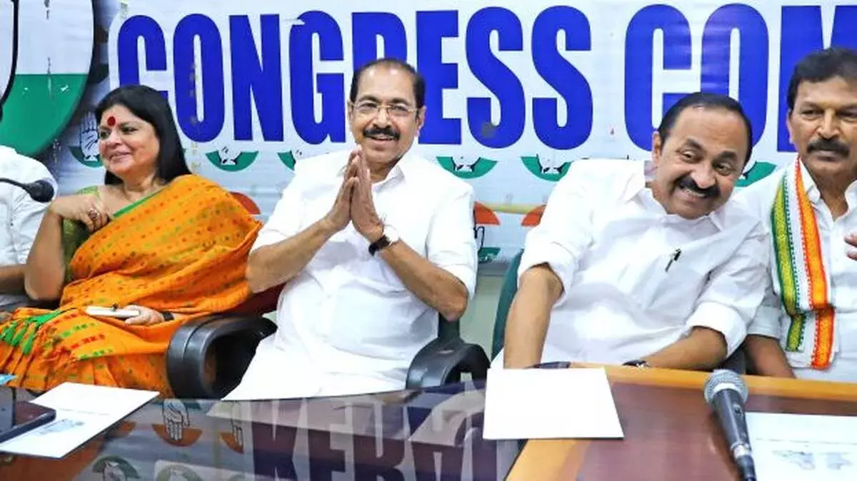 KPCC की चेतावनी: पार्टी और सरकार के बीच तालमेल की भारी कमी KPCC की चेतावनी: पार्टी और सरकार के बीच तालमेल की भारी कमी
