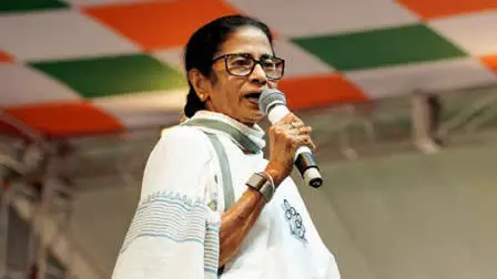 Kolkata: कोलकाता में TMC दफ्तर में तोड़फोड़ का आरोप, भाजपा समर्थित लोगों पर सवाल Kolkata: कोलकाता में TMC दफ्तर में तोड़फोड़ का आरोप, भाजपा समर्थित लोगों पर सवाल