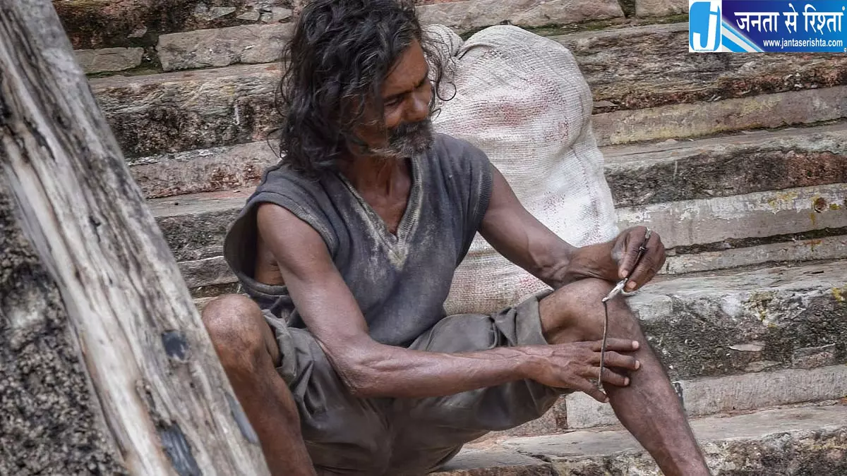 जिले में भीख मांगने पर पूरी तरह रोक, सूचना देने वाले को मिलेगा 1000 रुपये इनाम जिले में भीख मांगने पर पूरी तरह रोक, सूचना देने वाले को मिलेगा 1000 रुपये इनाम