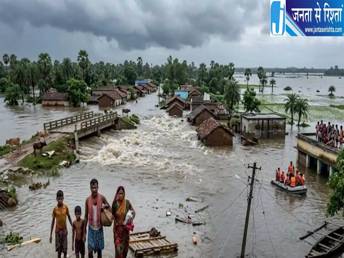 ओडिशा में बाढ़ का कहर स्लूइस गेट टूटने से तीन पंचायतों में घुसा पानी ओडिशा में बाढ़ का कहर स्लूइस गेट टूटने से तीन पंचायतों में घुसा पानी