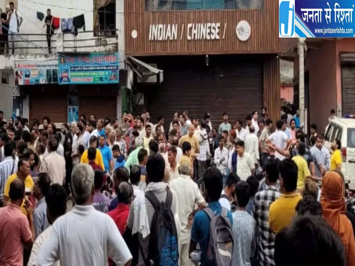 5 करोड़ रंगदारी के बाद भी प्रॉपर्टी डीलर की हत्या बुलेटप्रूफ कार से उतरते ही हमला 5 करोड़ रंगदारी के बाद भी प्रॉपर्टी डीलर की हत्या बुलेटप्रूफ कार से उतरते ही हमला