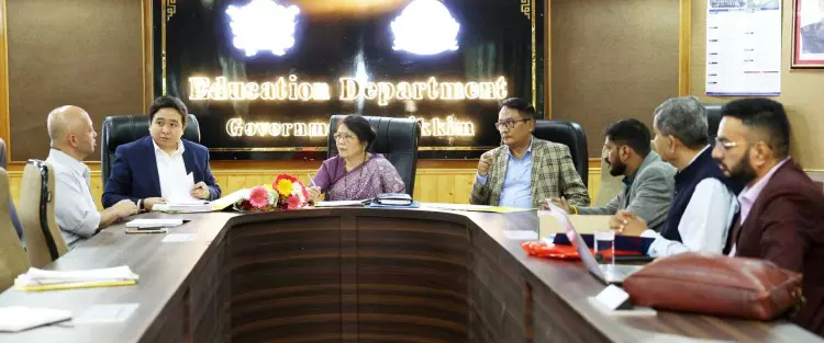 प्राइवेट यूनिवर्सिटीज की मनमानी पर रोक तय इलाके में ही चलेगी पढ़ाई प्राइवेट यूनिवर्सिटीज की मनमानी पर रोक तय इलाके में ही चलेगी पढ़ाई