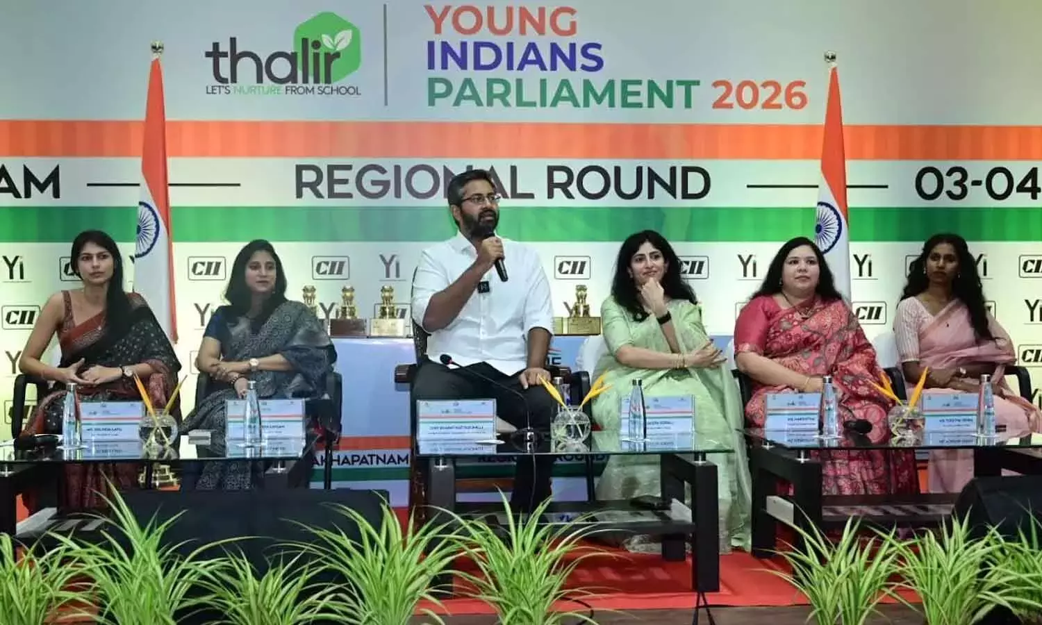 सांसद ने ज़मीनी स्तर पर जागरूकता की अहम भूमिका पर ज़ोर दिया सांसद ने ज़मीनी स्तर पर जागरूकता की अहम भूमिका पर ज़ोर दिया