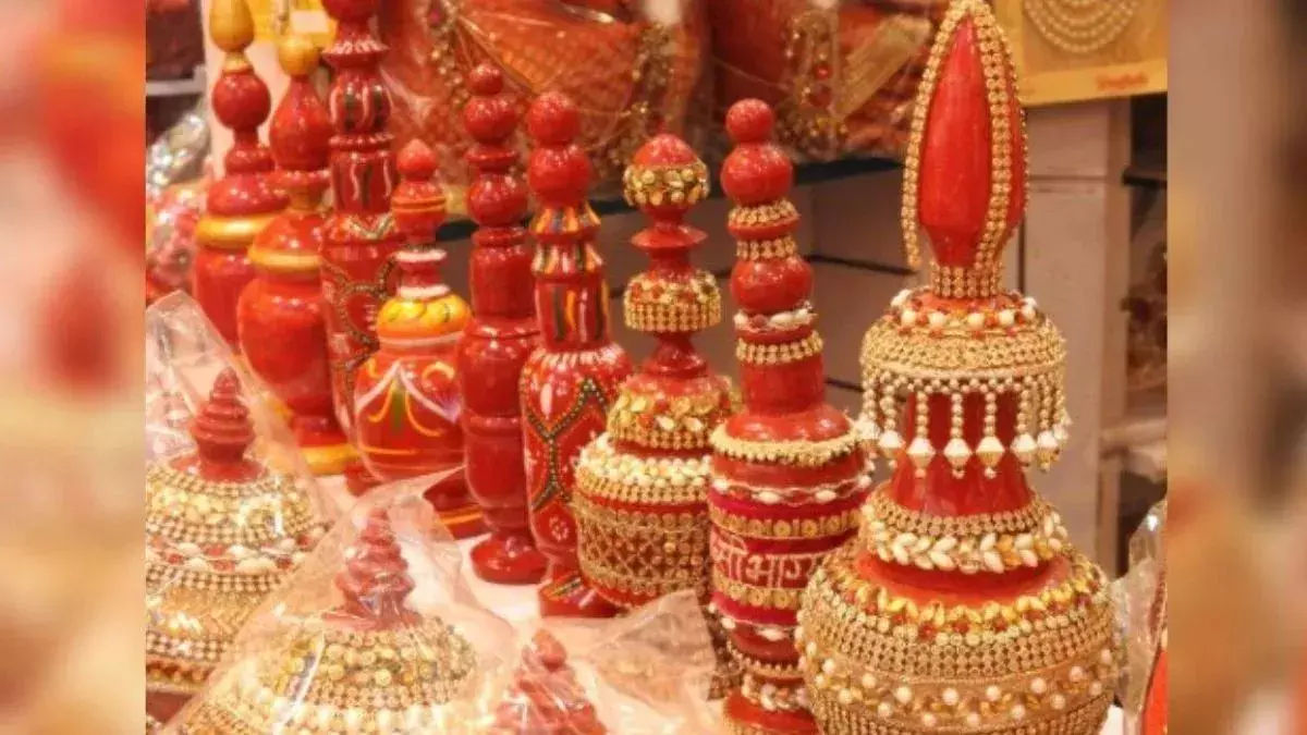 सिंहोरा के बिना अधूरी मानी जाती हैं शादियां जानें इसकी खास मान्यता सिंहोरा के बिना अधूरी मानी जाती हैं शादियां जानें इसकी खास मान्यता