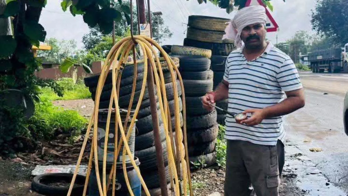 महिला पुलिसकर्मी हत्याकांड का खुलासा, फरार पति को पंचरकर्मी बनकर पुलिस ने दबोचा महिला पुलिसकर्मी हत्याकांड का खुलासा, फरार पति को पंचरकर्मी बनकर पुलिस ने दबोचा