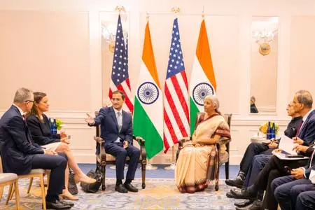 वित्त मंत्री निर्मला सीतारमण ने ग्लोबल कंपनियों के सीईओ को भारत में निवेश के लिए किया आमंत्रित वित्त मंत्री निर्मला सीतारमण ने ग्लोबल कंपनियों के सीईओ को भारत में निवेश के लिए किया आमंत्रित