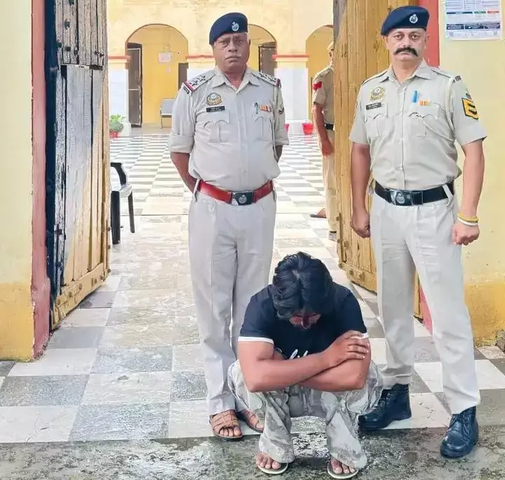 Dharamshala: इंदौरा में नशे पर पुलिस का शिकंजा, 260 ग्राम हेरोइन जब्त Dharamshala: इंदौरा में नशे पर पुलिस का शिकंजा, 260 ग्राम हेरोइन जब्त