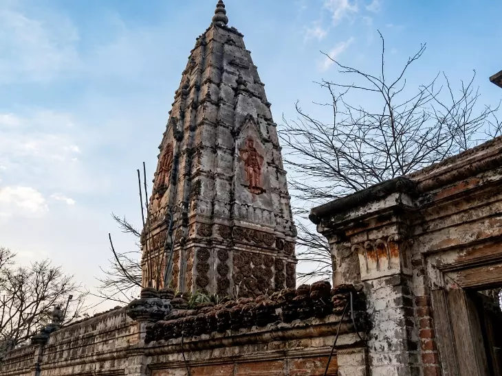 100 साल पुराने हिंदू मंदिर पर पाकिस्तान का नया दावा, भारत ने उठाए सवाल तो बारिश को बताया जिम्मेदार 100 साल पुराने हिंदू मंदिर पर पाकिस्तान का नया दावा, भारत ने उठाए सवाल तो बारिश को बताया जिम्मेदार