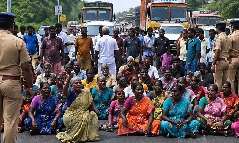 AIADMK के पूर्व मंत्री के बेटे ने भाई की हत्या की; ग्रामीणों ने पकड़ा, फिर पुलिस के हवाले किया AIADMK के पूर्व मंत्री के बेटे ने भाई की हत्या की; ग्रामीणों ने पकड़ा, फिर पुलिस के हवाले किया