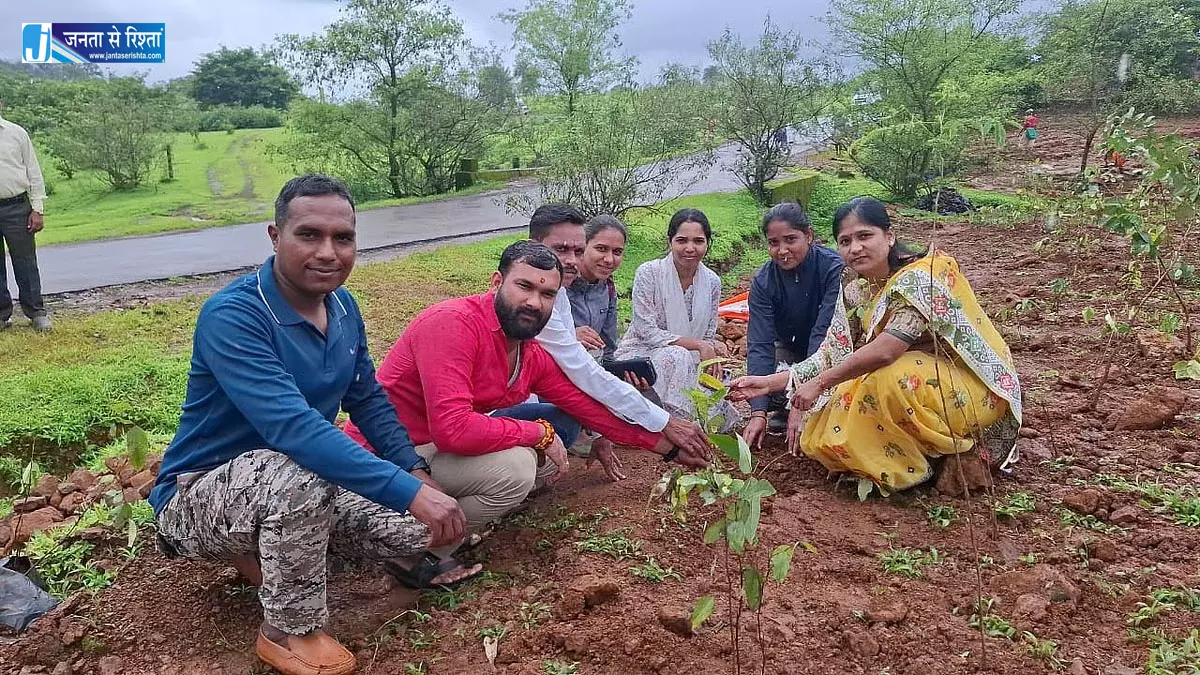 गोल टेकरी पर 60 हजार पौधों का रोपण, इगतपुरी में बढ़ेगी हरियाली गोल टेकरी पर 60 हजार पौधों का रोपण, इगतपुरी में बढ़ेगी हरियाली